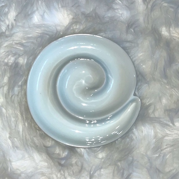 Crate&Barrel appetizer dish set - Picture 6 of 7